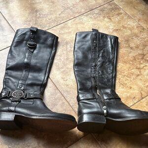 Nice Vince Camuto black leather boots size 8.5B